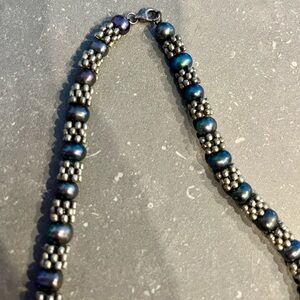 Colorful pearls necklace metallic